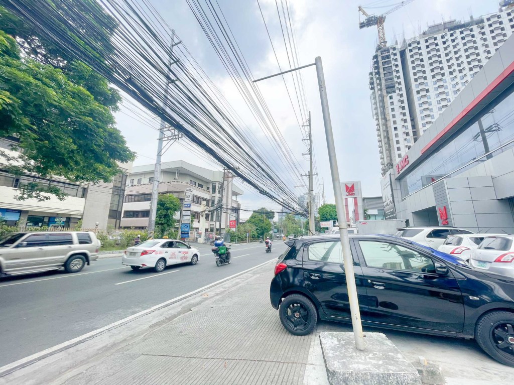 132 sqm Ground floor with Frontage Makati Office Space for Rent Lease Commercial&nbsp;Retail